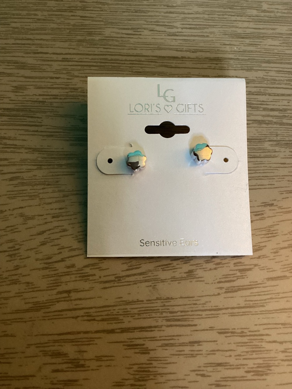 Lori’s Gifts Silvertone Floral-shaped Stud Earrings New